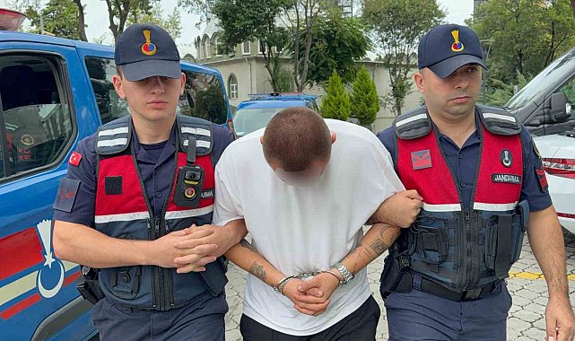 Jandarma motosiklet çantasında 7 bin 999 sentetik ecza hap ele geçirdi