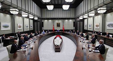 Kabine Toplantısı, Cumhurbaşkanı Recep Tayyip Erdoğan'ın başkanlığında Beştepe'de başladı.