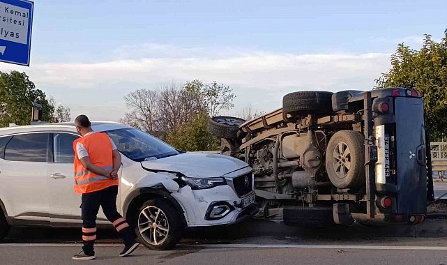 Kaçırdığı araçla önce yayaya, sonra 2 araca çarpan sürücü yakalanmaktan kurtulamadı