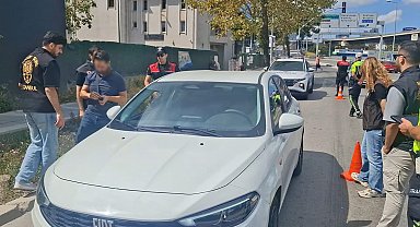 Kadıköy'de okul çevrelerinde güvenlik uygulaması gerçekleştirildi