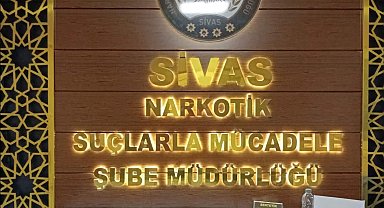 Kağıda emdirilmiş 32 bin kullanımlık uyuşturucu ele geçirildi