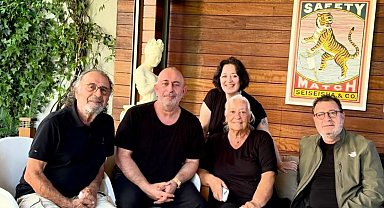 Kalp krizi geçiren Cem Yılmaz'dan mutlu aile fotoğrafı
