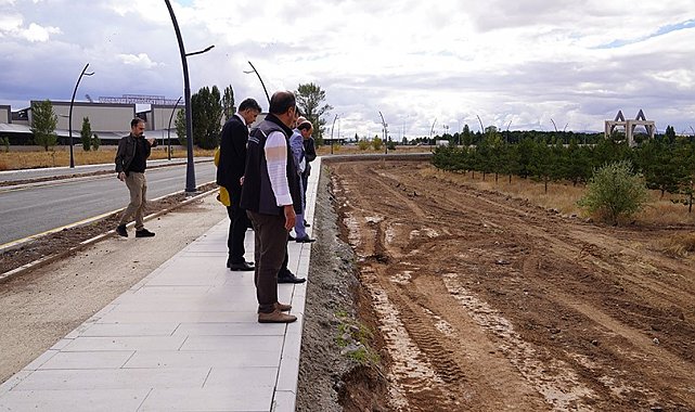 Kampüs yerleşkesindeki çalışmalar Rektör Çakmak tarafından incelendi