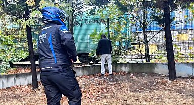 Kamusal alanda tuvaletini yapan şahsa zabıta baskını