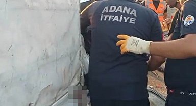 Kamyonet tıra arkadan çarptı: 2 ölü