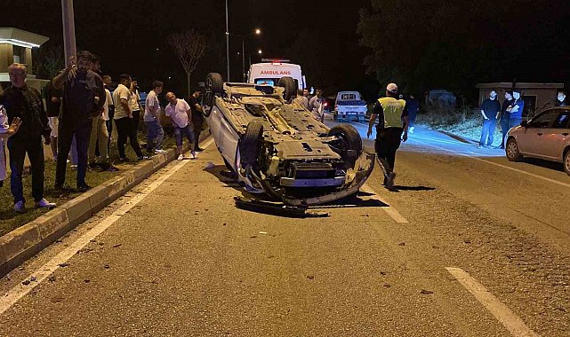 Kamyonetle çarpışan otomobil takla attı: 2 yaralı