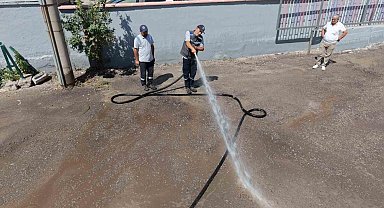 Karabük Belediyesinden okullarda temizlik çalışması