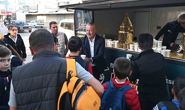 Karacabey'de "Çorba Bizden" kampanyasına öğrencilerden yoğun ilgi