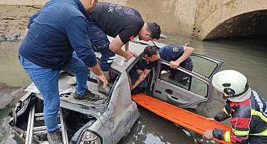 Karacasu'da otomobil kanala uçtu