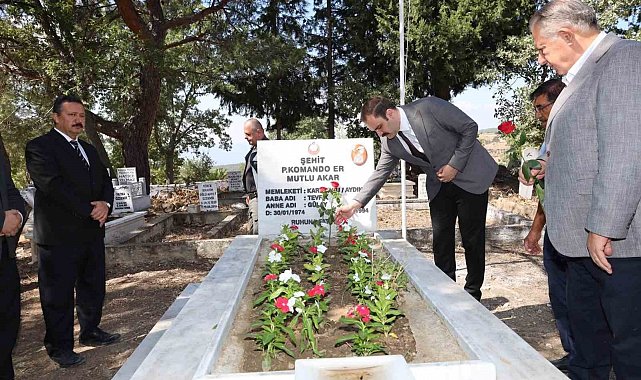 Karacasu'da şehit Akar mezarı başında anıldı