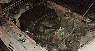 Karaman'da seyir halindeki otomobil alev aldı