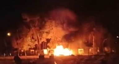 Karavan gece yarısı alev alev yandı