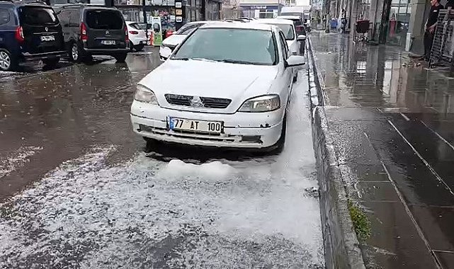 Kars'ta aniden bastıran dolu hayatı olumsuz etkiledi