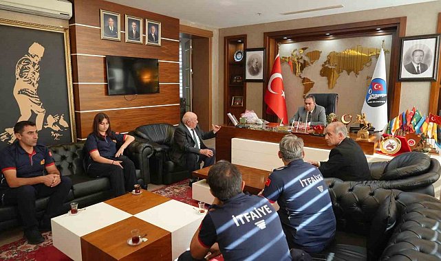 Kars'ta İtfaiye Haftası ziyareti: Başkan Senger itfaiyecileri ağırladı