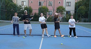 Kartal Belediyesi'nin tenis eğitimleri tüm hızıyla devam ediyor
