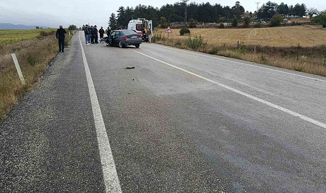 Kastamonu'da otomobiller kafa kafaya çarpıştı: 5 yaralı