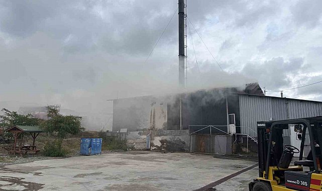 Kastamonu'da süt fabrikasının talaş silosunda çıkan yangın söndürüldü
