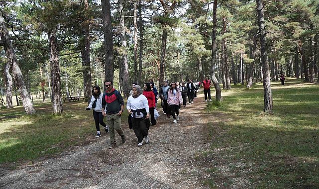 Kastamonu'da üniversite öğrencileri doğayla buluştu, şehrin doğal güzelliklerini tanıdı