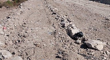 Kaya düşmeleri ve heyelan sonrası yeni yol yapılıyor