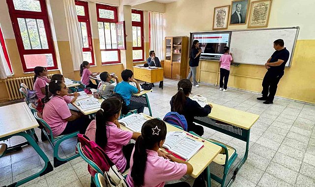 Kaymakam Sözen, öğrenciler ve öğretmenlerle bir araya geldi