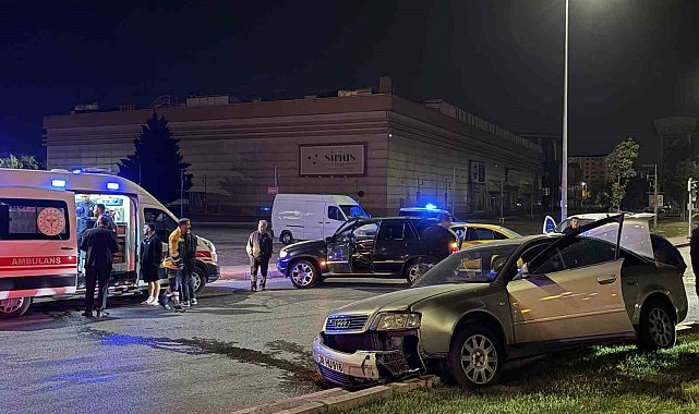 Kayseri'de ticari taksi otomobil ile çarpıştı: 1 yaralı