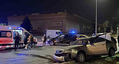 Kayseri'de ticari taksi otomobil ile çarpıştı: 1 yaralı