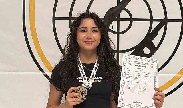 Kayserili Hale Derya Eroğlu'ndan Türkiye rekoru ve altın madalya