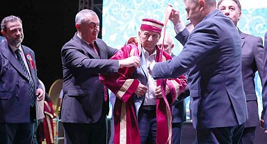 KAYSO'nun Yılın Ahisi Mustafa Suat Köylüoğlu haftan giydi