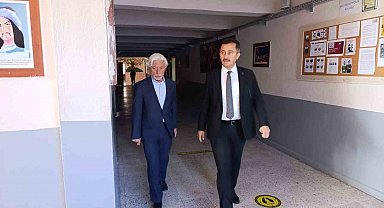 Keleş öğretmen ve öğrencilerin taleplerini dinledi