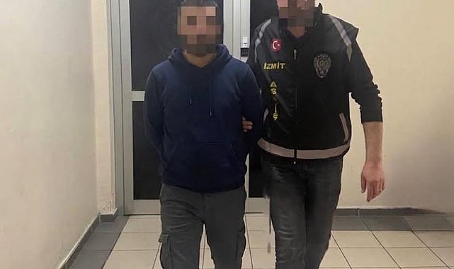 Kendisini polis olarak tanıtıp 3,5 milyon lira dolandırdı, kuyumcuda altın alırken yakalandı