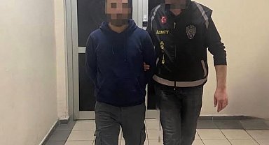 Kendisini polis olarak tanıtıp 3,5 milyon lira dolandırdı, kuyumcuda altın alırken yakalandı