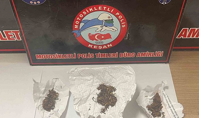 Keşan'da polisin durdurduğu 2 şüphelide uyuşturucu ele geçirildi