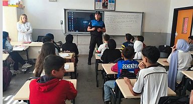 Kilis'te öğrenciler polis ekipleriyle buluştu