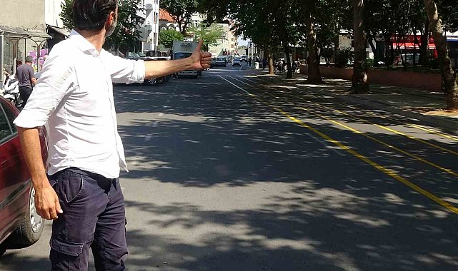 Kimi zaman otostop yaparak kimi zaman bisikletle 133 ülke gezdi