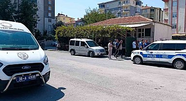 Kıraathane çalışanı husumetlisini tüfekle vurdu