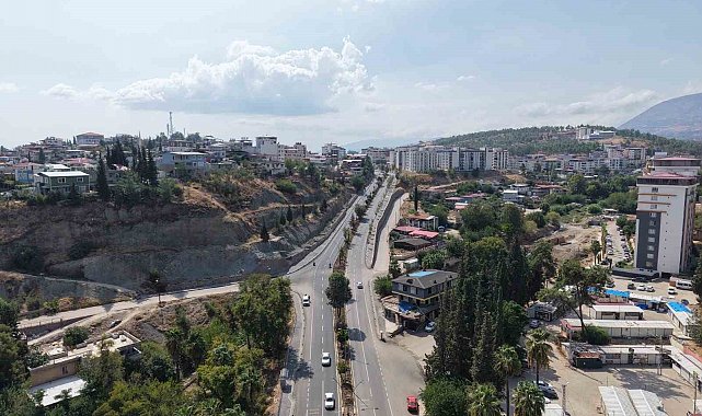 Kırıkhan'da 5 ana arterde ulaşım altyapısı yenilendi