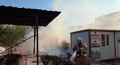 Kırıkhan'da odunluk ve bahçe yangını yaşandı