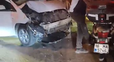 Kırmızı ışıkta geçen motosiklete otomobil çarptı: 1 ölü, 1 yaralı