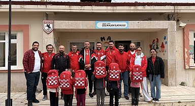 Kırsal mahalle okullarına çanta kampanyası
