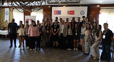 Kırşehir'de 5 ülkeden 30 genç kültür etkileşimi için buluştu