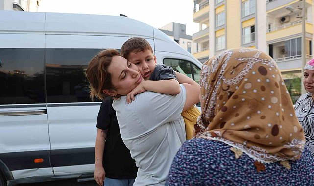 KKTC'deki feribot faciasından kurtulan Adanalı gençler ailelerine kavuştu