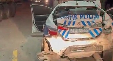 Kontrolden çıkan çekici, biri polis otosu olmak üzere 3 araca çarpıp akaryakıt istasyonuna daldı: 1 ölü