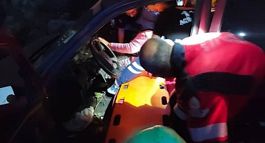 Kontrolden çıkan otomobil ormanlık alana uçtu: 4 yaralı