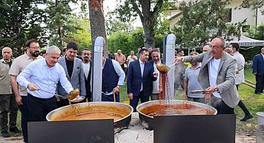 Konya Meram'da önce bağbozumu ardından pekmezler kaynatıldı