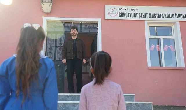 Konya'da bir ilkokulda 2 öğrenci ve 1 öğretmen için ilk ders zili çaldı