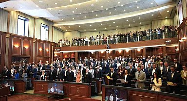 Kosova'da güven oyu alan Albin Kurti dördüncü kez başbakan oldu