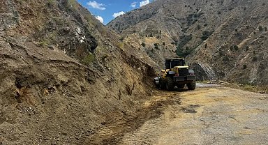 Köy yollarında bakım ve onarım çalışmaları sürüyor