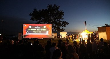 Köyde nostalji dolu açık hava sineması gecesi