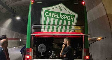 Kurban ve dualarla uğurlanan Çayelispor, tünelde mahsur kaldı
