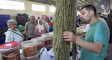 Kuru çiçek bamya pazarda gramla satılıyor: "Hızır'ın cebinden düşen bamya"